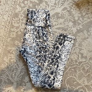 Balance Collection Black and White Patterned Leggings
